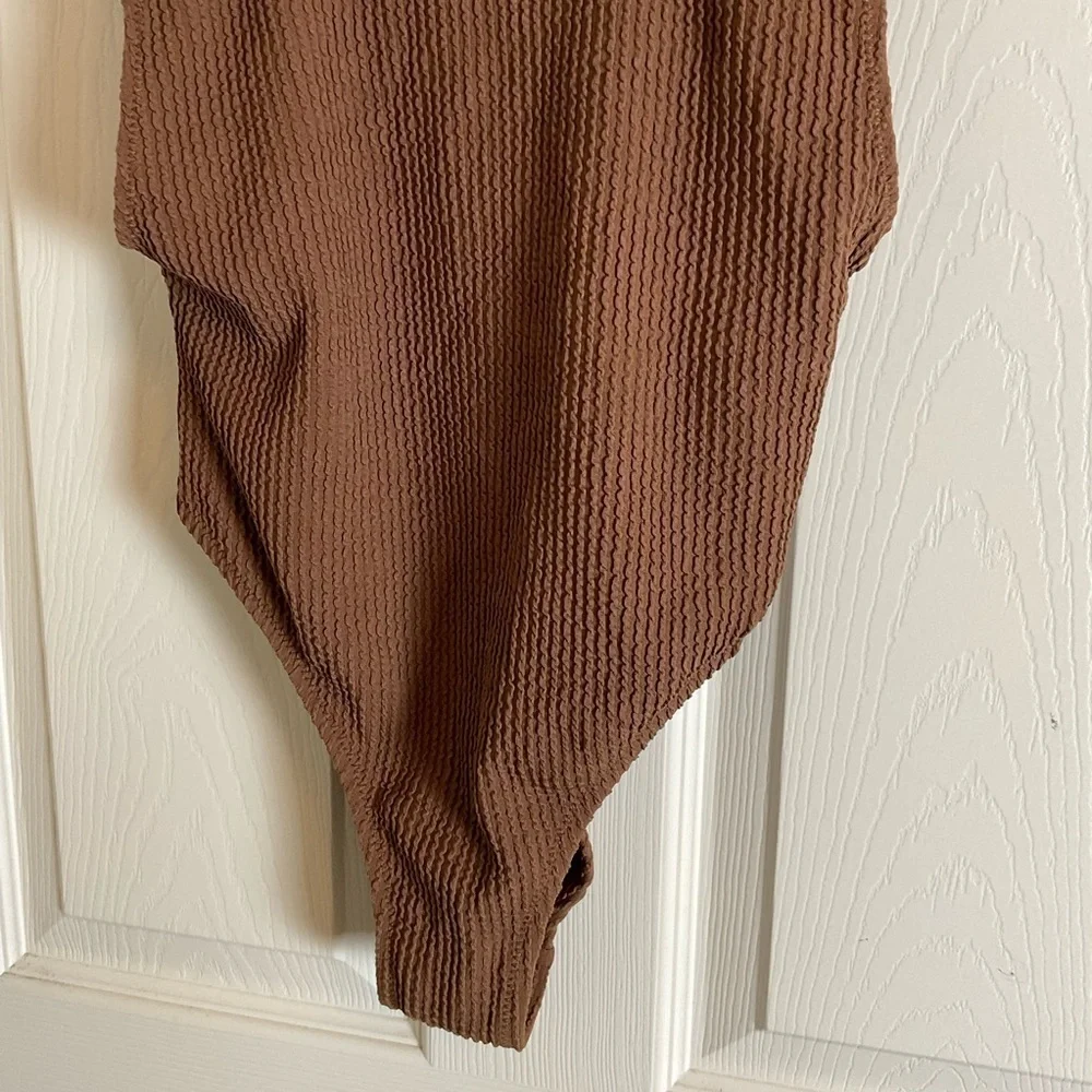 Aerie Crinkle Birthday Scoop Cheekiest One Piece Swimsuit brown size XSMALL